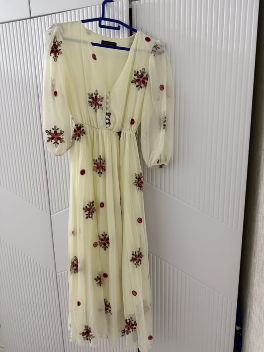 Женское красивое платье