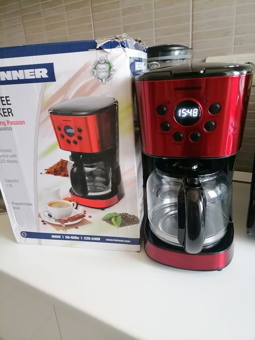 Vând cafetiera cu timer si  programare, noua la cutie.