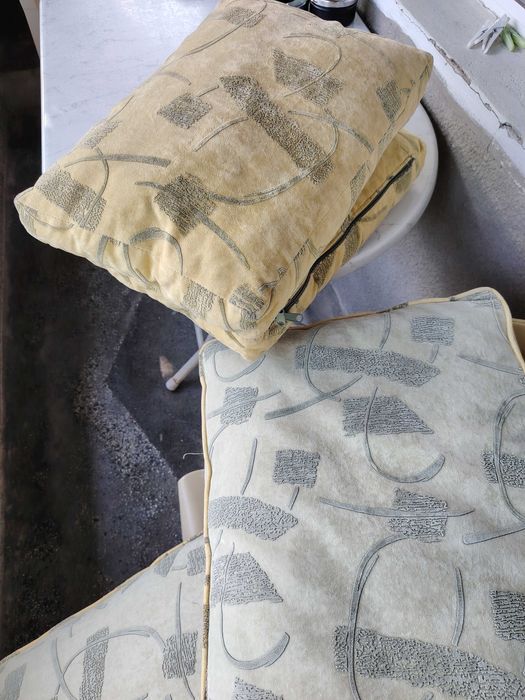 Продавам двойка диван функция сън