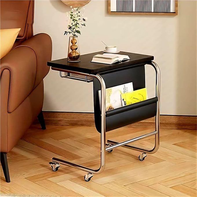 Приставной столик на колесах