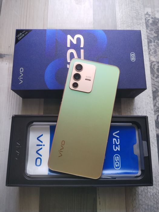 Vivo V23 5G / телефон
