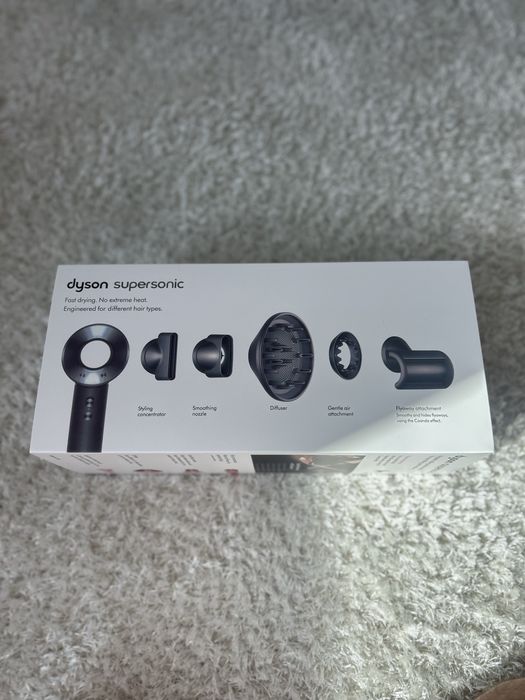 Uscator de par dyson supersonic HD08