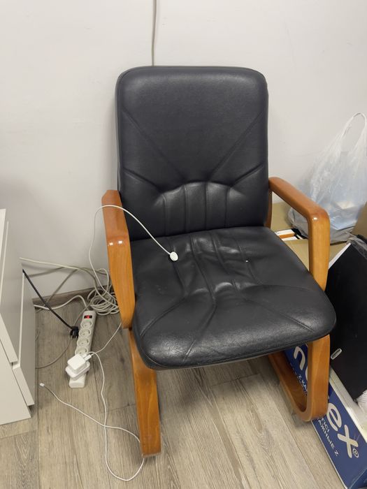 Стул кожанный 1 шт