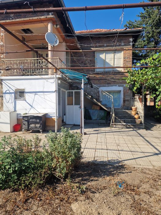 Къща на два етажа