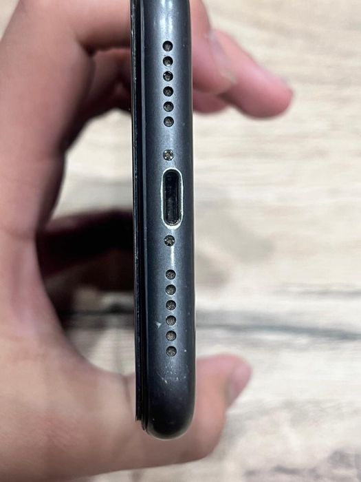 iPhone 11 64GB.