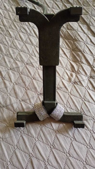 Стойка за таблет за автомобил