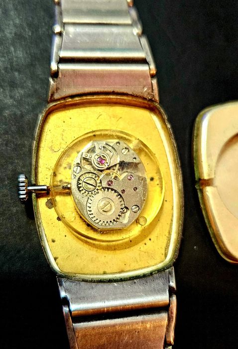 Ceas de damă din argint masiv, vintage, perfect funcțional.