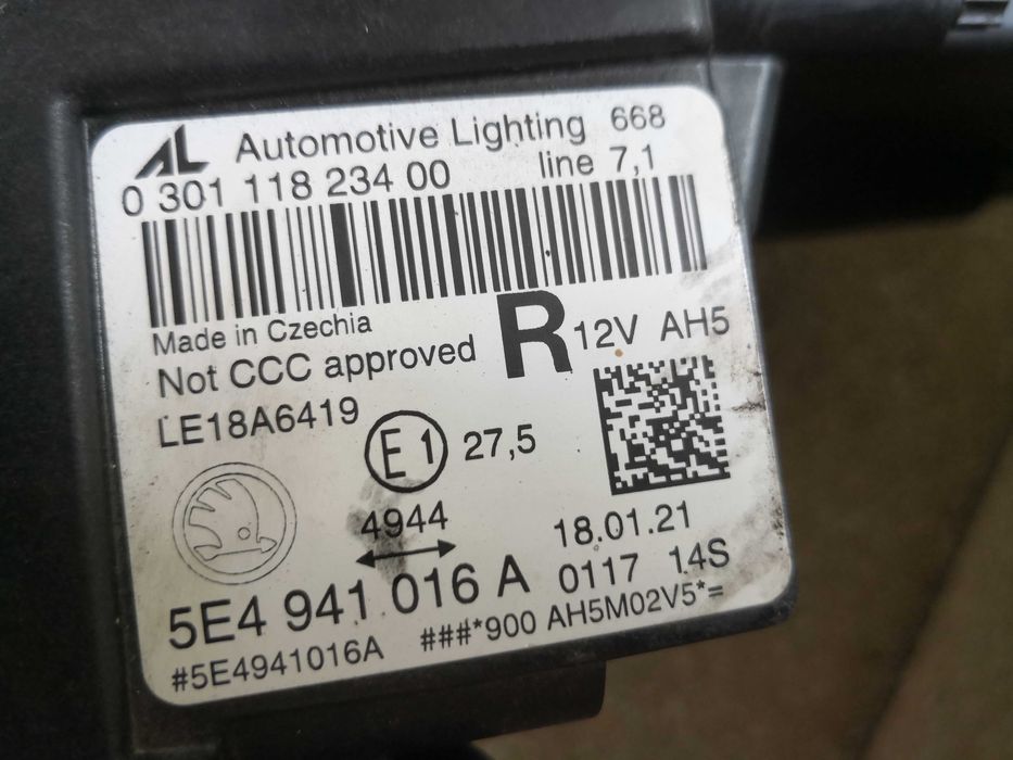 Фар Skoda Octavia IV FULL LED 2020 десен/Фар Шкода Октавиа Оригинален