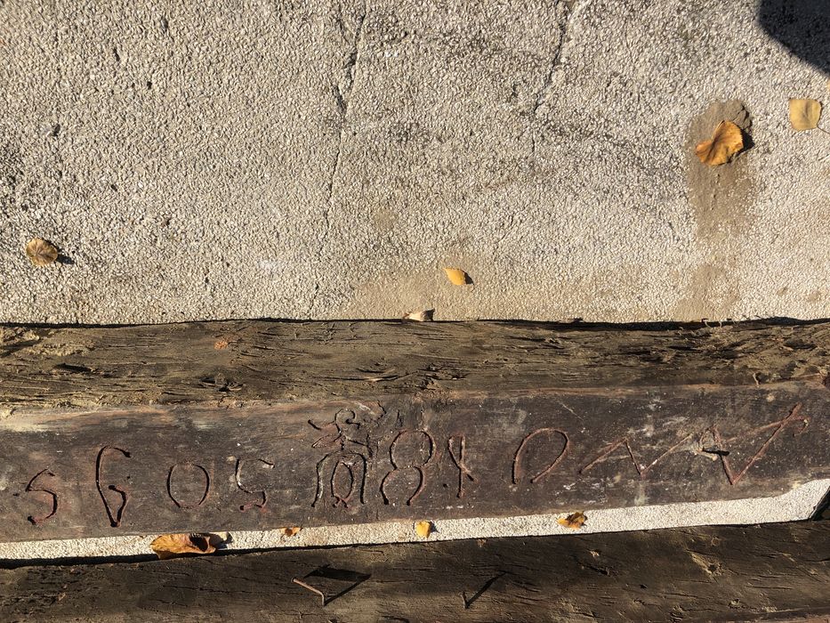 Grinzi din stejar vechi scrise