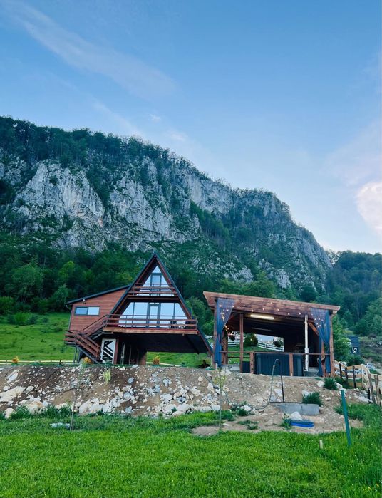 Inchiriez cabana in Muntii Apuseni