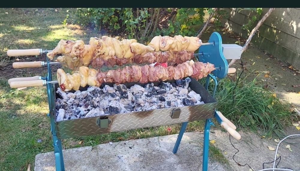 Gratar cu rotisor electric 220 v  si 12 v