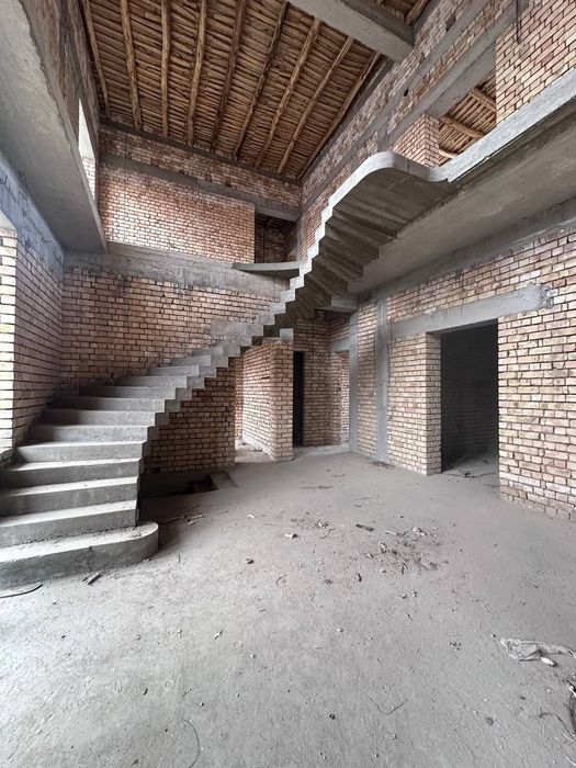 Недалеко от Ипподрома ул У́ратепа Евро дом 5 соток 10 комнат 350 м²