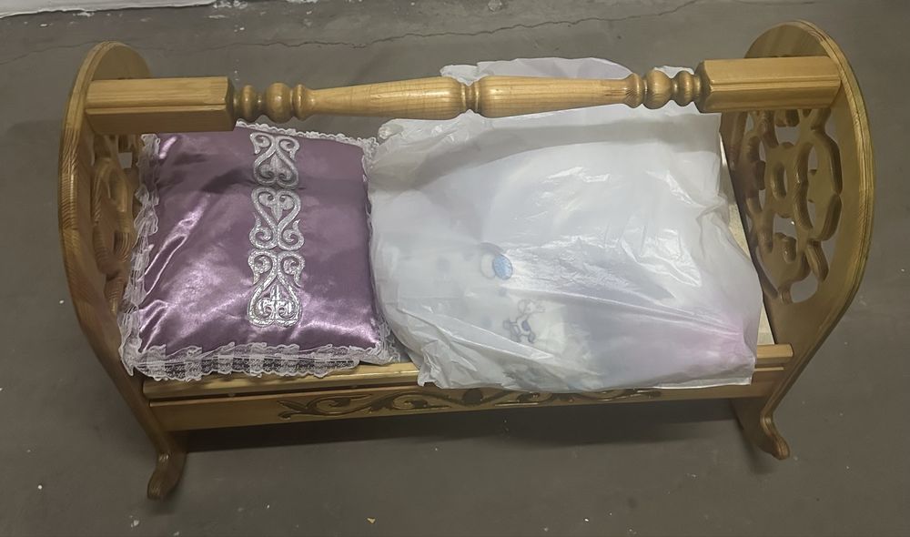 Бесик из натурального дерева