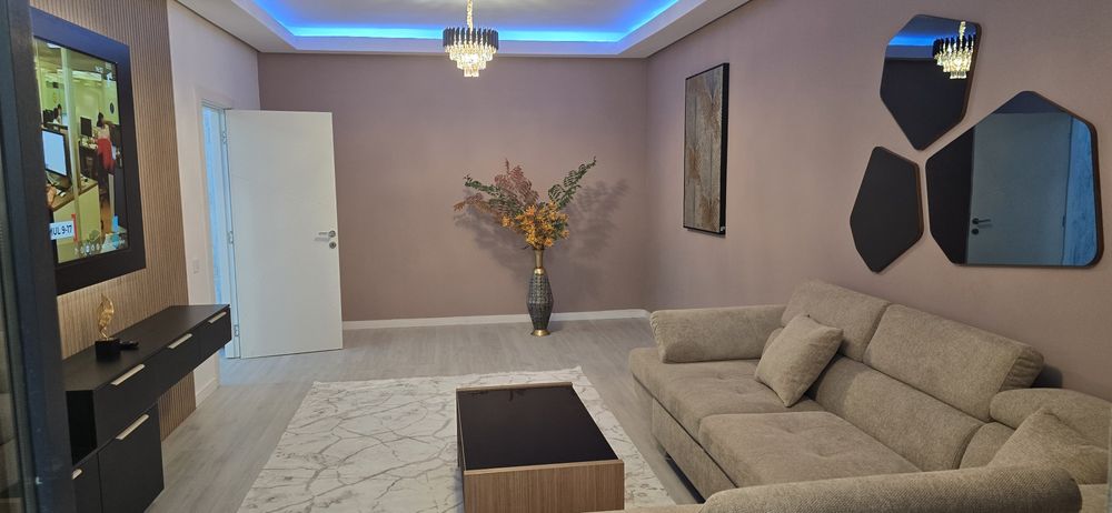 Proprietar inchiriez ap.2.cam.Exigent Plaza faza 5 cu parcare  inclusă