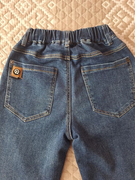 Продам джинсы на мальчика