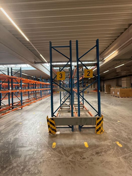 Rafturi metalice industriale