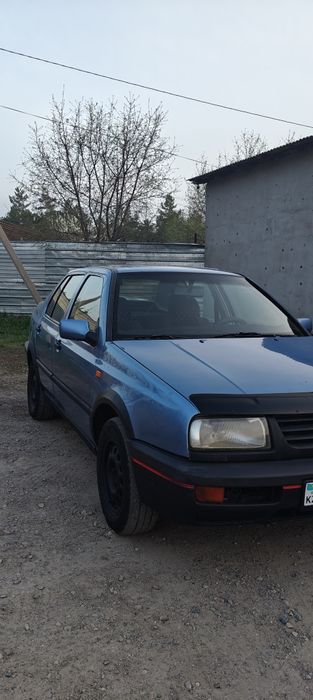 Volkswagen VENTO 1992 года
