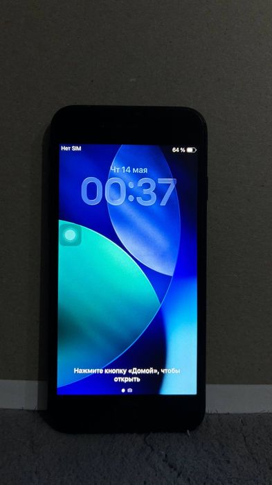 Продам iPhone SE 2020