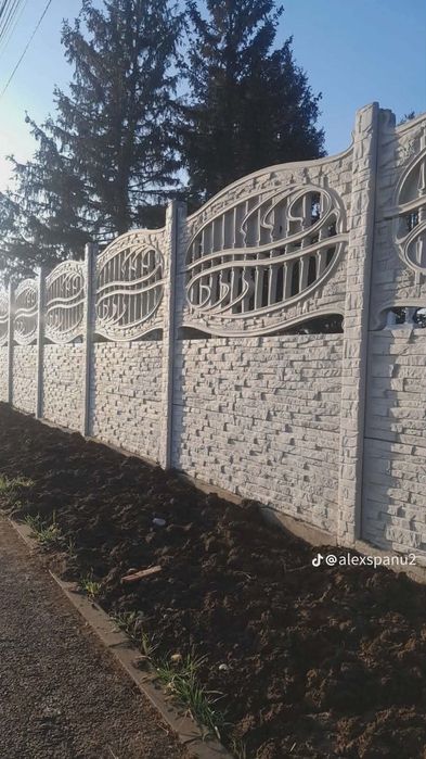 Montez și vând gard de beton