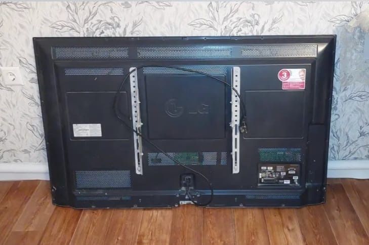 Телевизор LG сатам