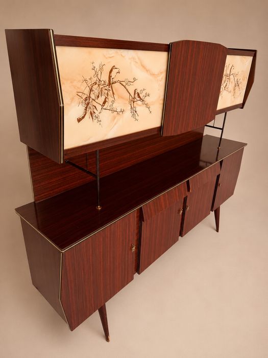 Италиански винтидж бюфет с мини бар – Mid-Century Modern (1965–1970)