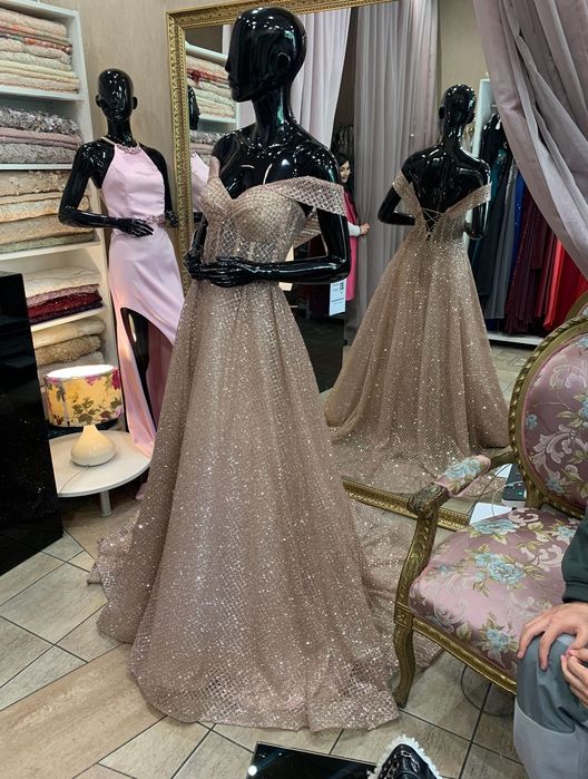 Бална рокля розово злато