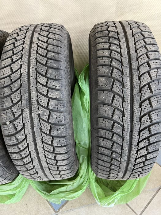 Продам резину 235/65/17 шипы