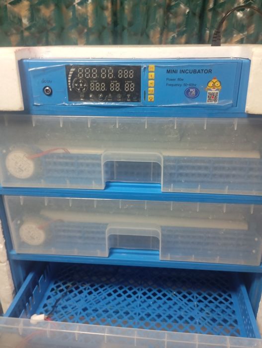 Инкубатор "Умница" 256