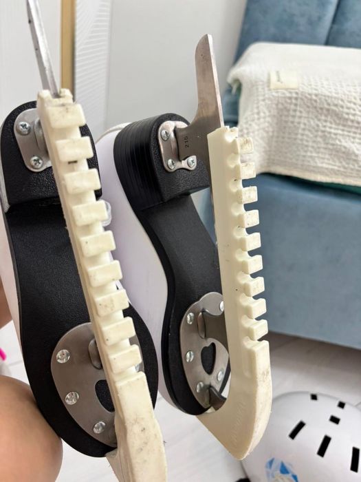 Продам коньки 35 рр