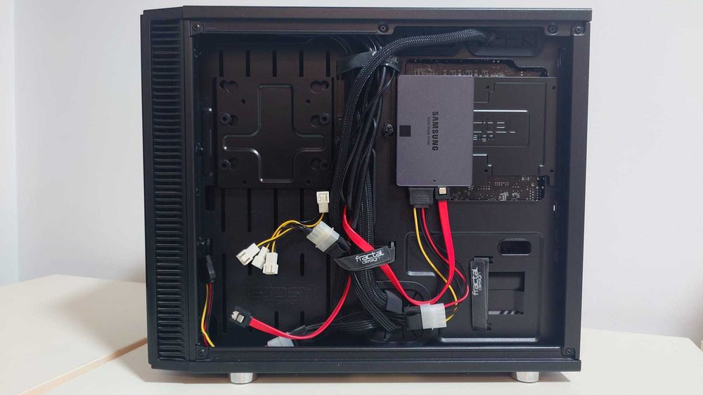 PC Gaming Compact, i5-7600K, GTX 1060, Răcire Lichidă, Sursă 650W Gold