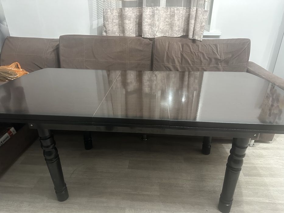 Продается стол в хорошем состояний