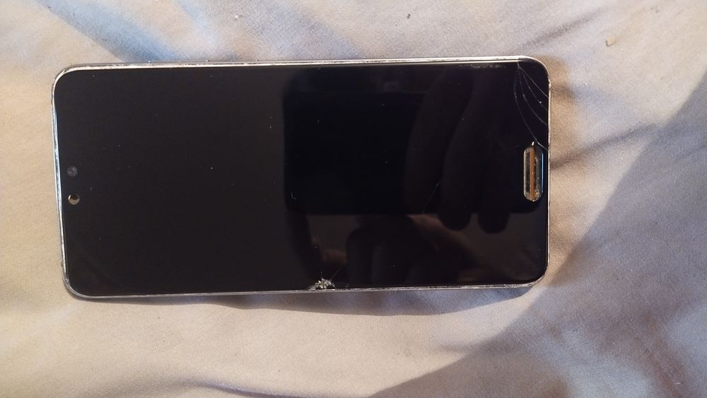 Телефон Хуавей р20 128гб