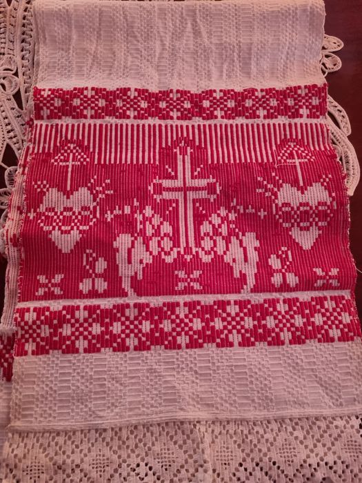Prosoape/ peretare țesute manual cu motive tradiționale românești