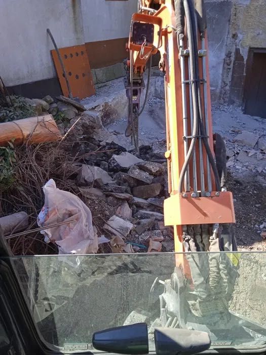 Изкопи с Мини Багер