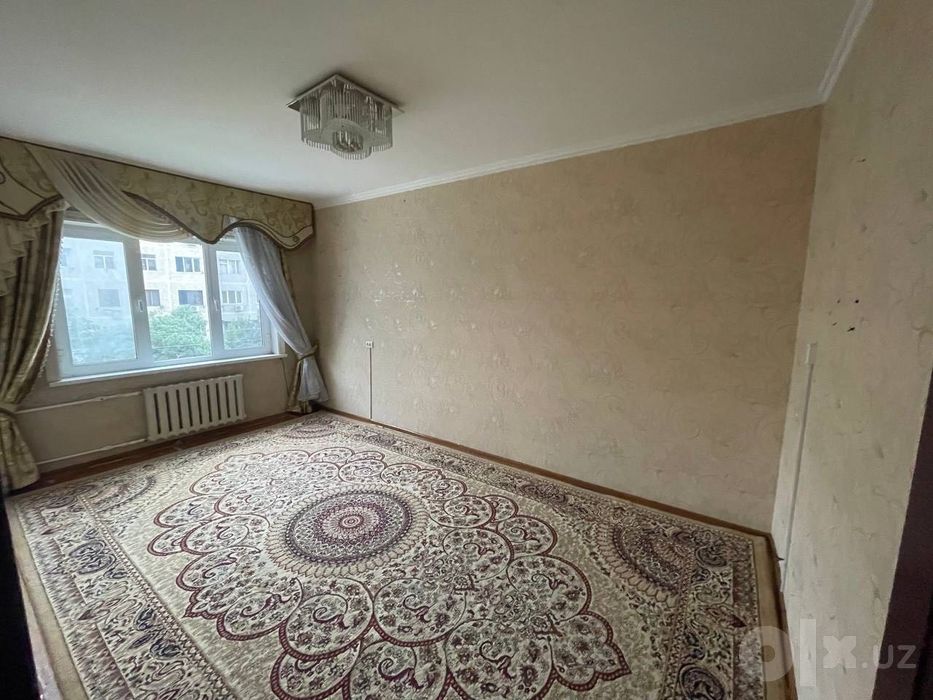 Яккасарайский район, рядом с метро Ойбек.