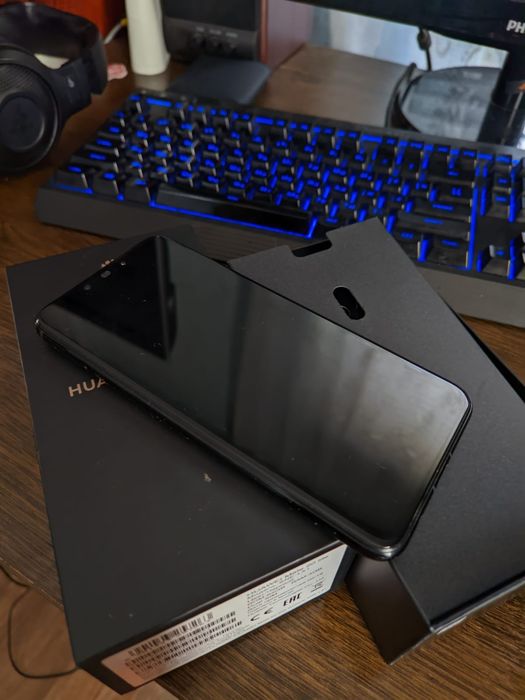 Продам Huawei Mate 20 Lite без обмена