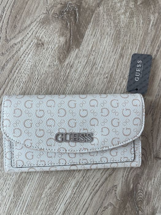 Дамски портфейл Guess