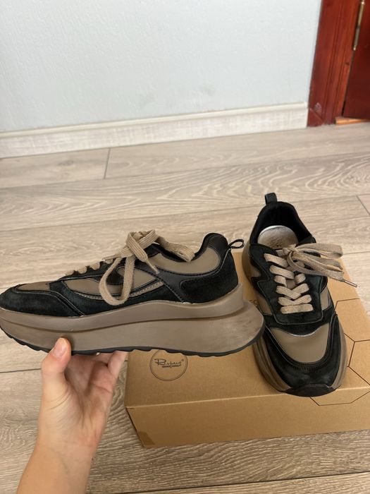 Продаются кроссовки Respect / Размер 38