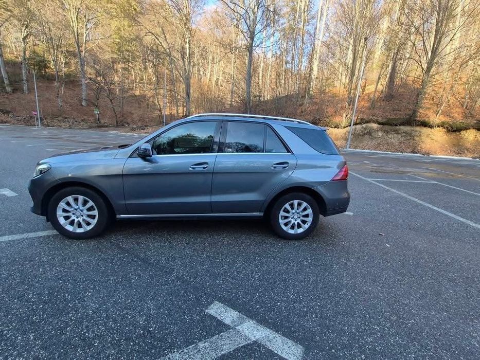 Vând Mercedes GLE 250