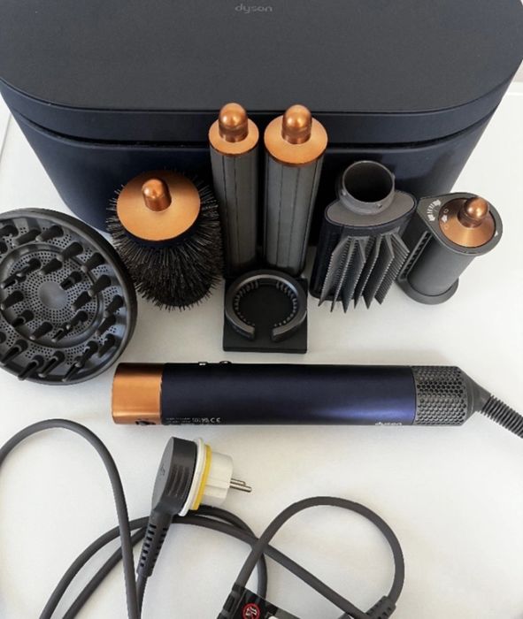 Продавам Dyson сешоар за коса