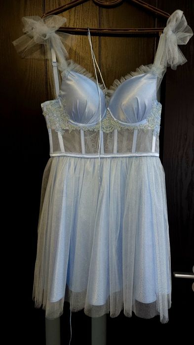 Дамски официални рокли