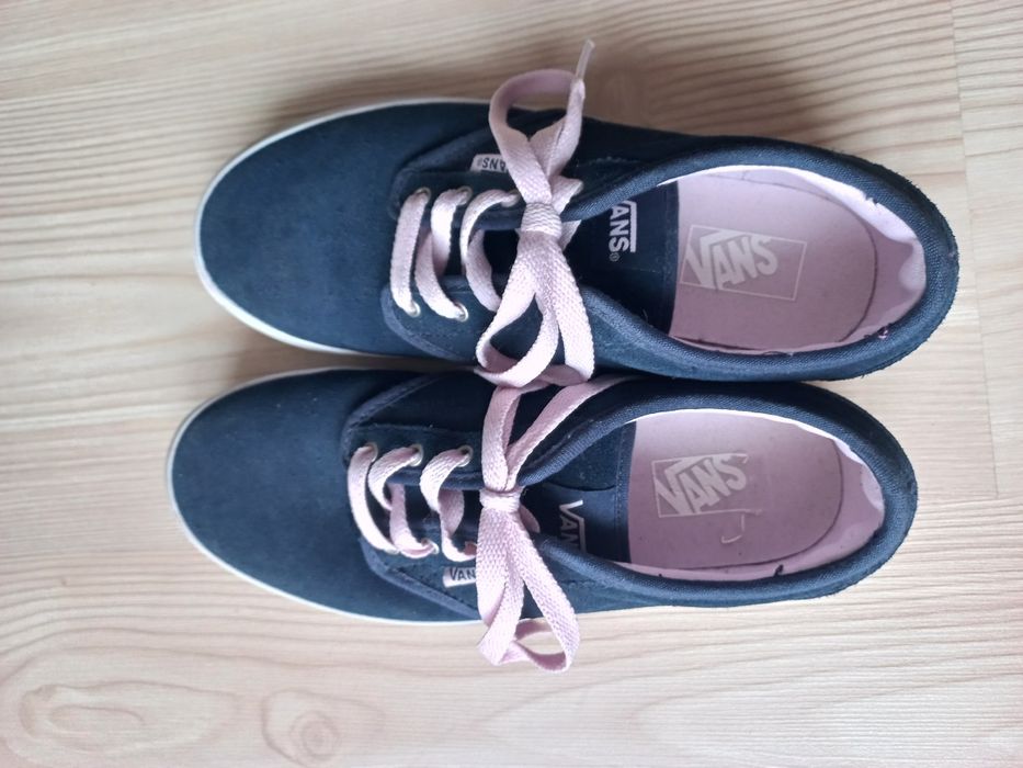 Pantofi sport Vans piele intoarsa 35