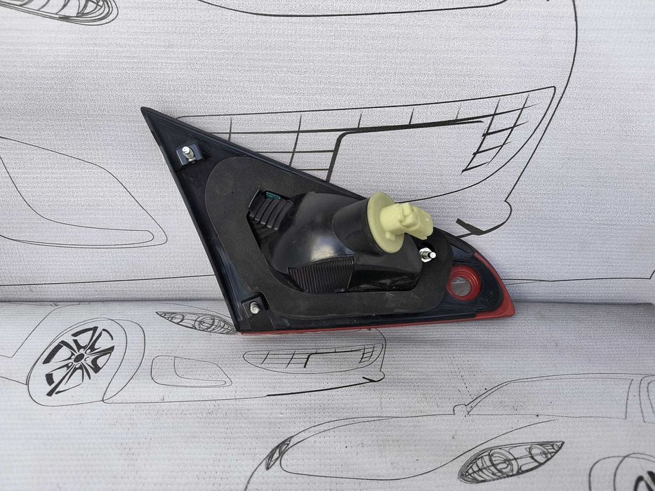 Stop Haion Dreapta Mitsubishi Colt CZ3 2005 / 2004–2008 / Cod OEM MN105623 (5C2)