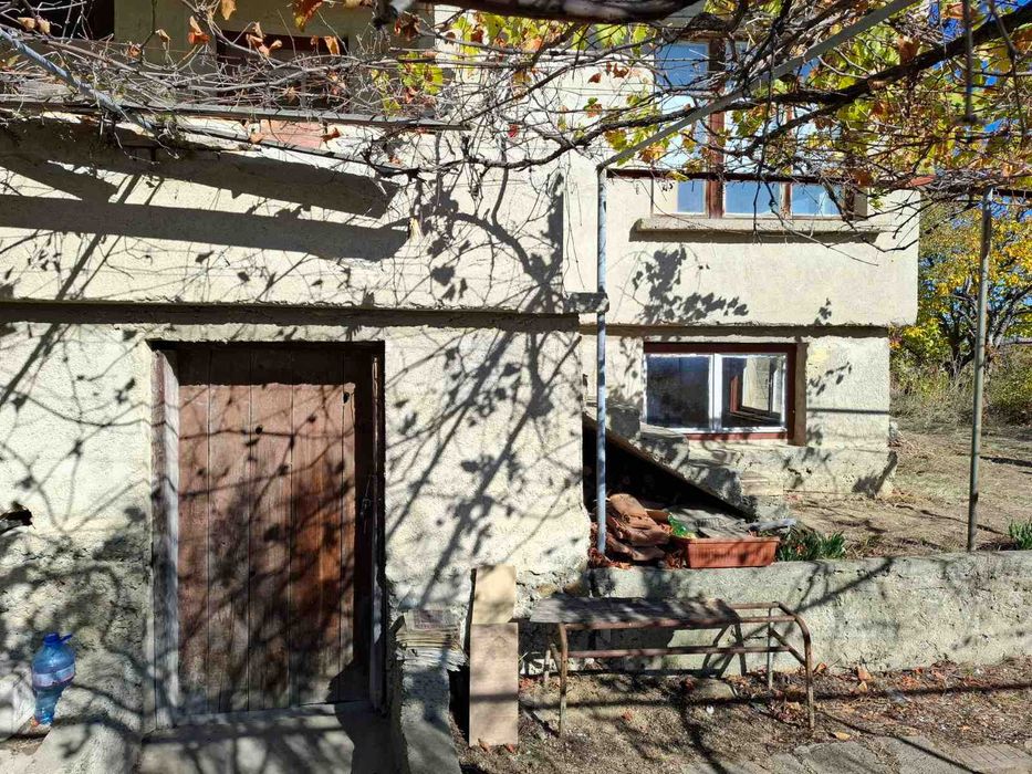 Къща в село Дълбоки