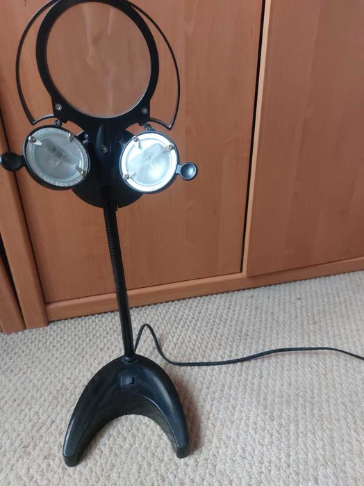 Продам лампу( лупу)