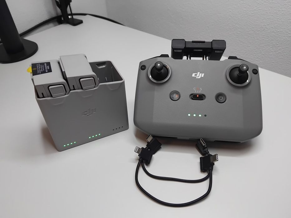 DJI RC-N3 + 2 baterii Mini 4 Pro + stație încărcare