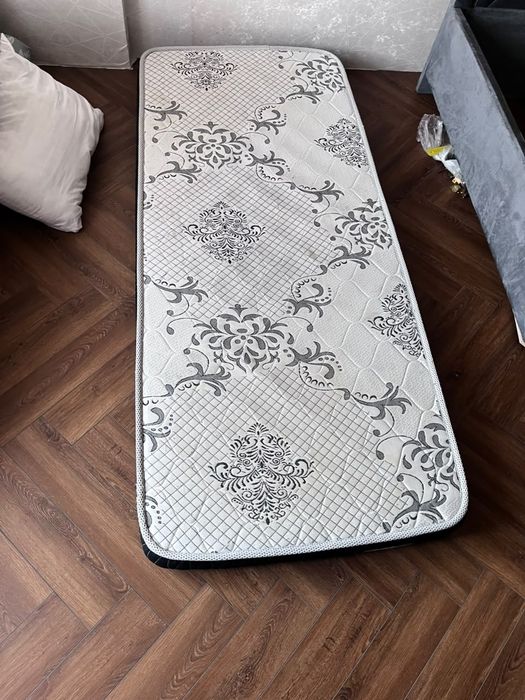 Продам матрас односпальный