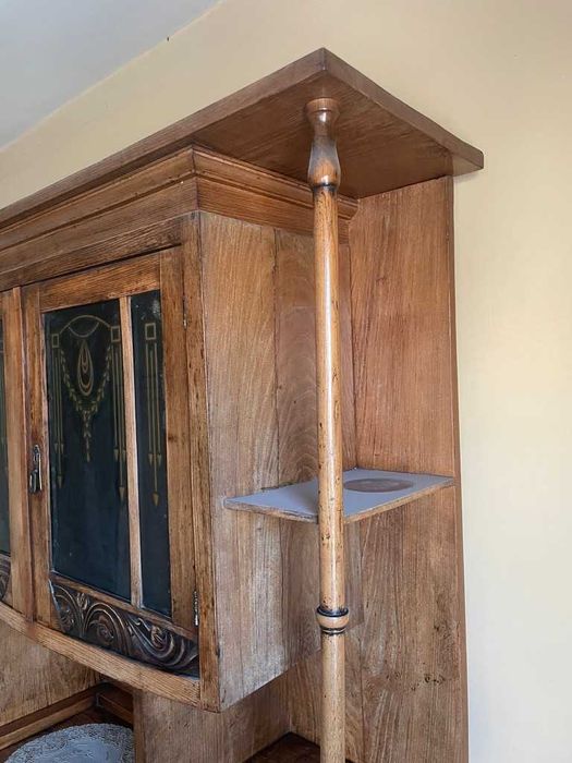 Винтидж бюфет в стил Art Nouveau