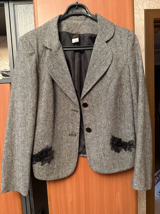 Costum fusta si sacou