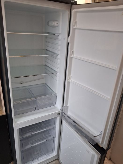 Продаётся Холодильник Shivaki